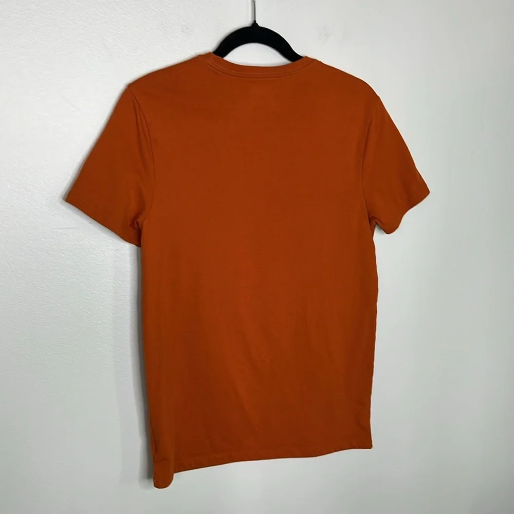 JEEP Outdoorsy Mountain Scene Orange Graphic Print Tee size Small